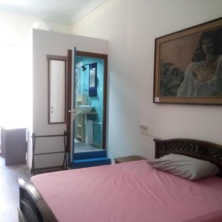Апартаменты Ampia Stanza Con Bagno Privato, Centro Сассари Экстерьер фото